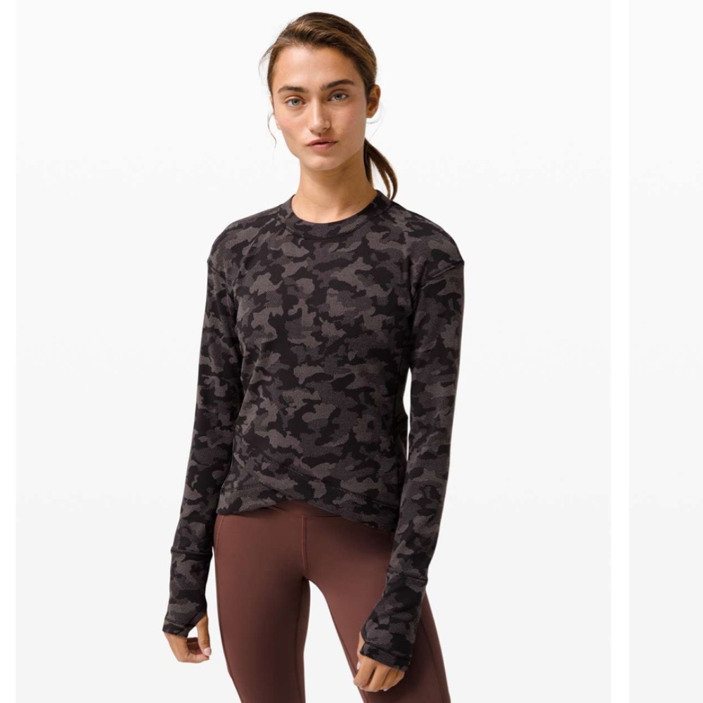 Lululemon WomenTop Sz4 Athletic Camo Jacquard‎ Fitted Running Yoga Performance